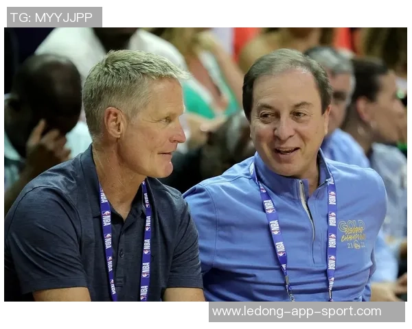 美媒发布虚假新闻攻击库里引发热议球迷愤怒不已 美媒发布虚假新闻攻击库里引发热议球迷愤怒不已